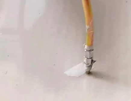 周宁瓷砖空鼓维修公司专业解答在瓷砖铺贴过程中，如果使用的砂料过粗（如全部使用了粗砂），可能会导致以下问题